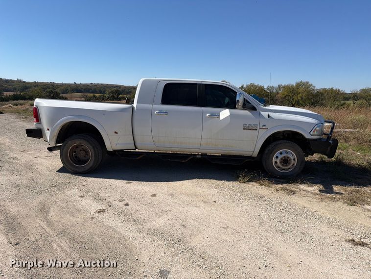 image for item EL0998 2018 RAM 3500 Laramie Crew Cab pickup truck