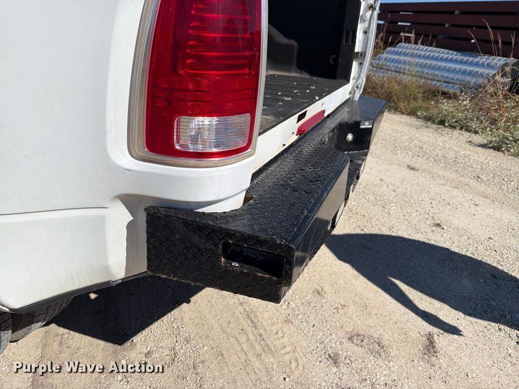 image for item EL0998 2018 RAM 3500 Laramie Crew Cab pickup truck