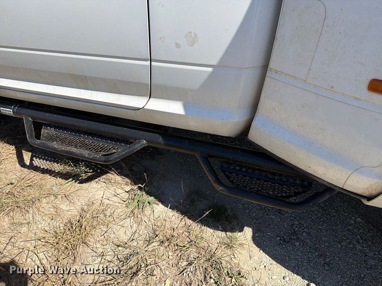 image for item EL0998 2018 RAM 3500 Laramie Crew Cab pickup truck