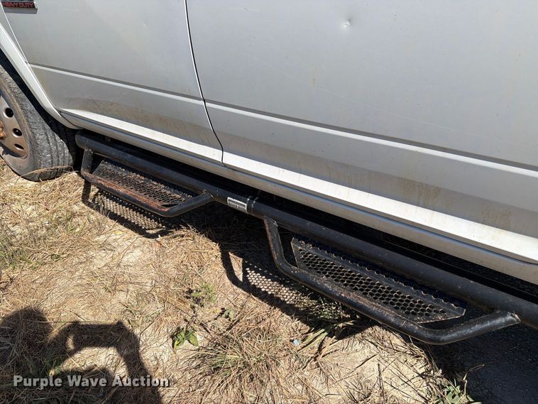 image for item EL0998 2018 RAM 3500 Laramie Crew Cab pickup truck