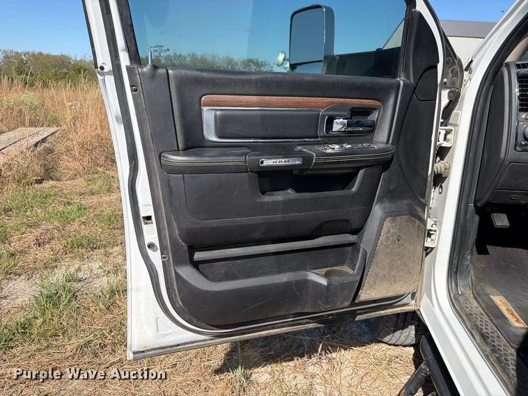 image for item EL0998 2018 RAM 3500 Laramie Crew Cab pickup truck