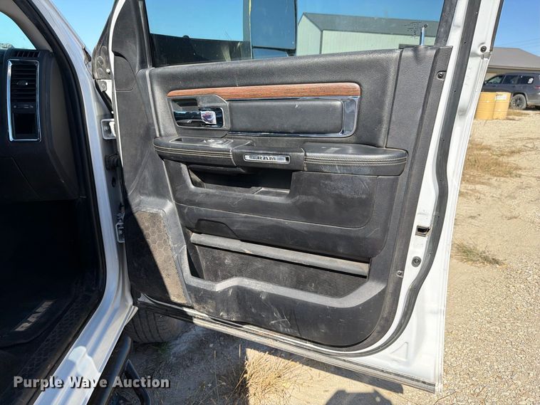 image for item EL0998 2018 RAM 3500 Laramie Crew Cab pickup truck