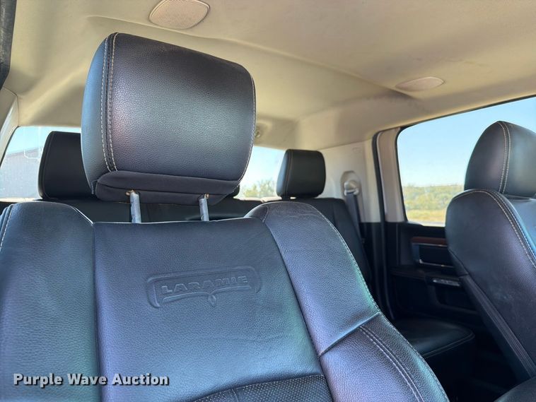 image for item EL0998 2018 RAM 3500 Laramie Crew Cab pickup truck