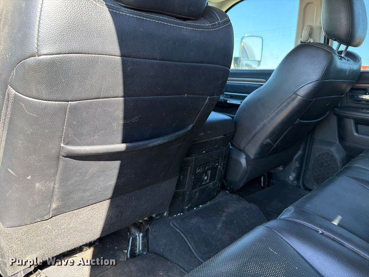 image for item EL0998 2018 RAM 3500 Laramie Crew Cab pickup truck