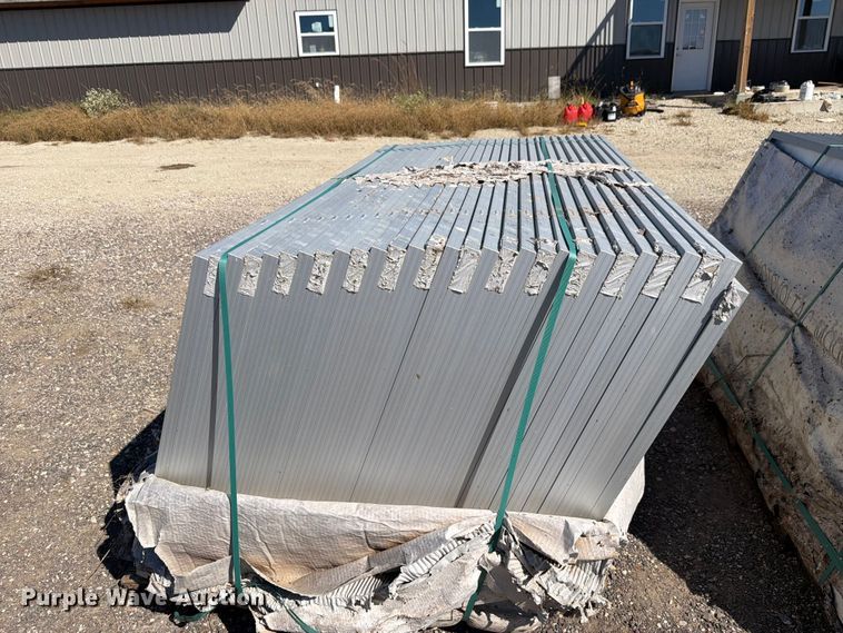 image for item EL1001 (60) Photovoltaic Module HT72-156MV-405 solar panels