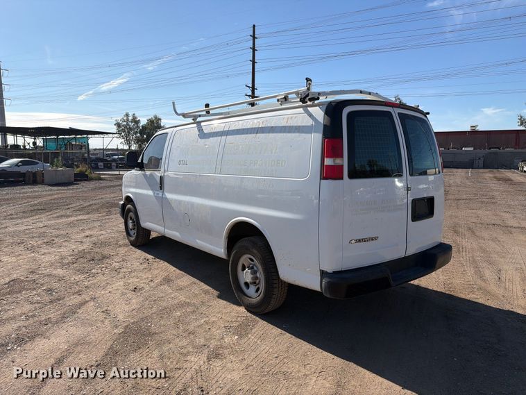 image for item EL2656 2015 Chevrolet Express 2500 van