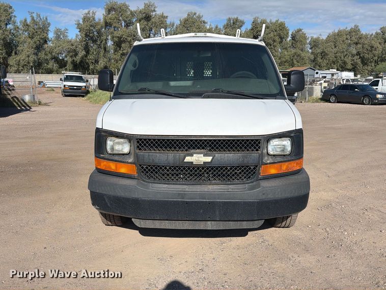 image for item EL2656 2015 Chevrolet Express 2500 van