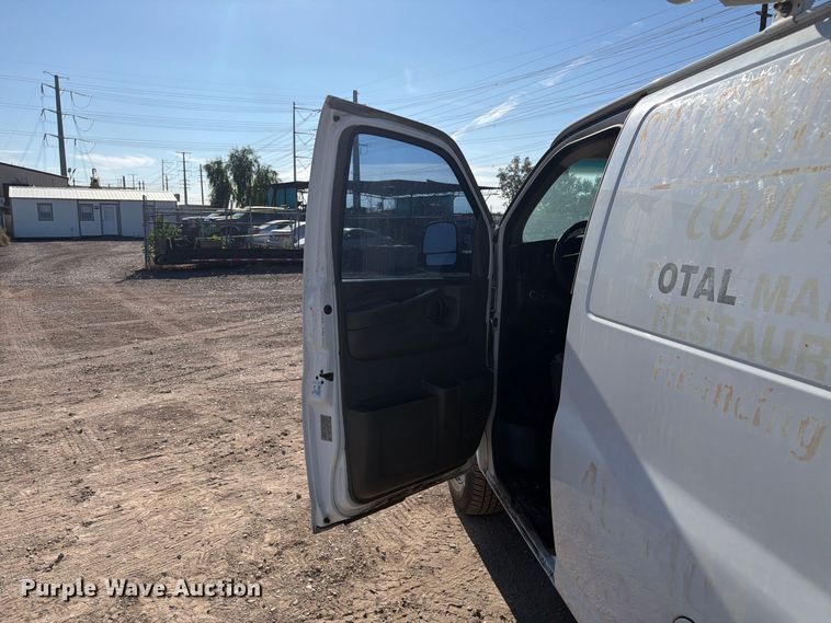 image for item EL2656 2015 Chevrolet Express 2500 van