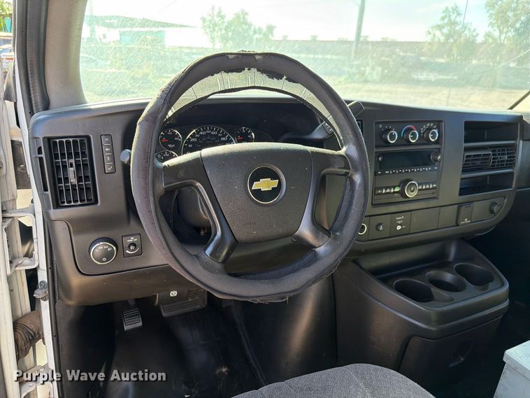 image for item EL2656 2015 Chevrolet Express 2500 van