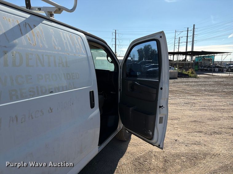 image for item EL2656 2015 Chevrolet Express 2500 van