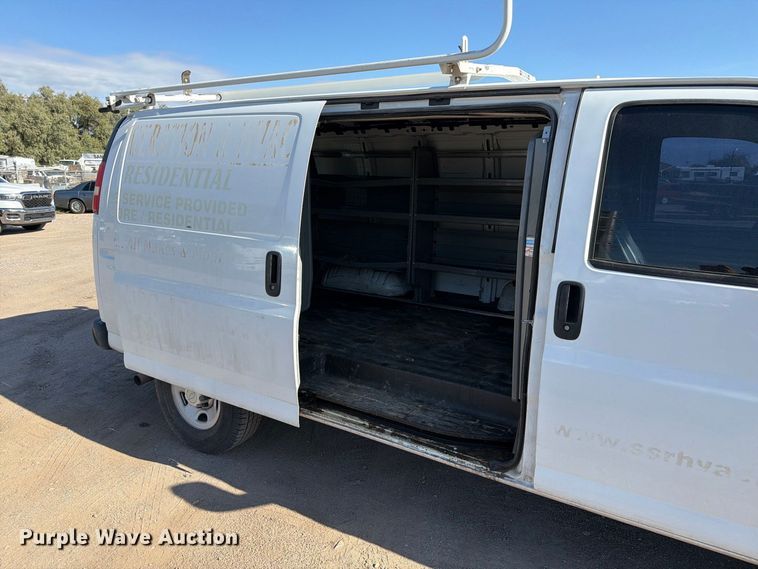 image for item EL2656 2015 Chevrolet Express 2500 van