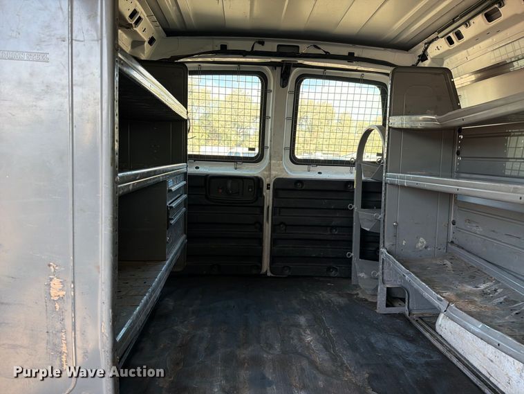 image for item EL2656 2015 Chevrolet Express 2500 van