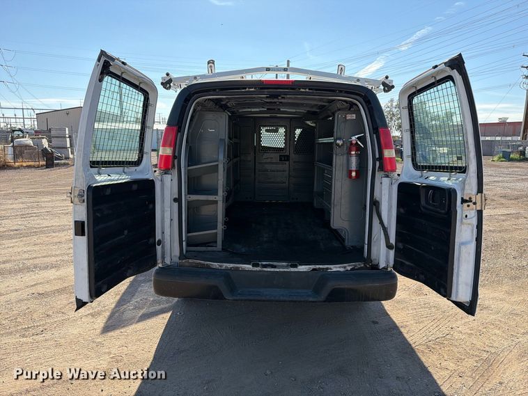 image for item EL2656 2015 Chevrolet Express 2500 van