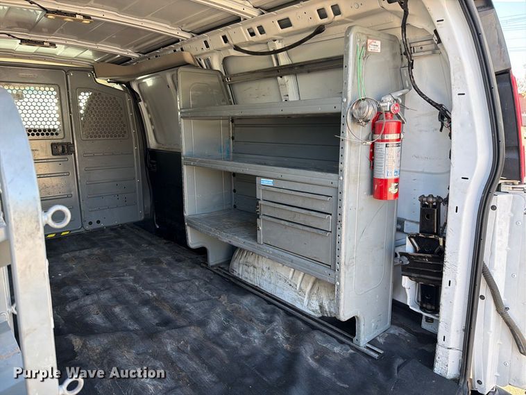 image for item EL2656 2015 Chevrolet Express 2500 van
