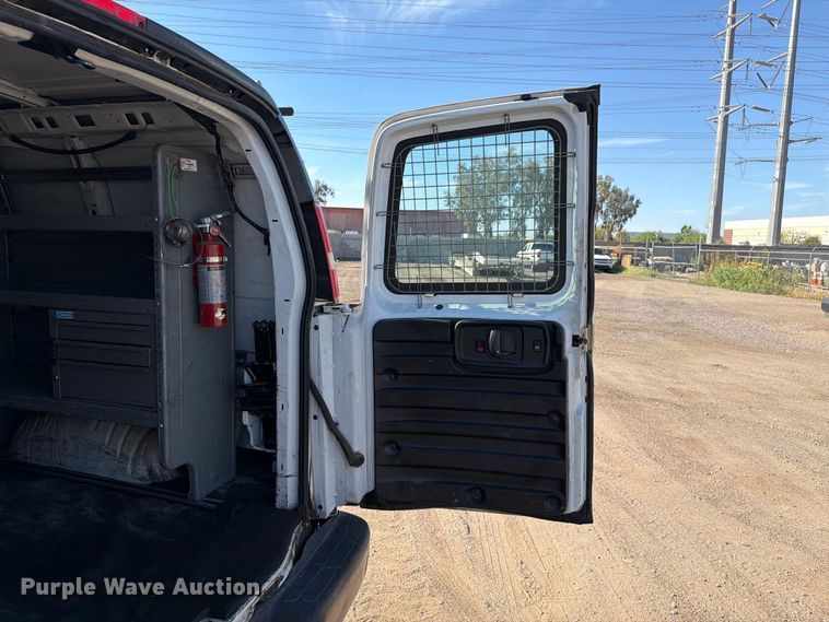 image for item EL2656 2015 Chevrolet Express 2500 van