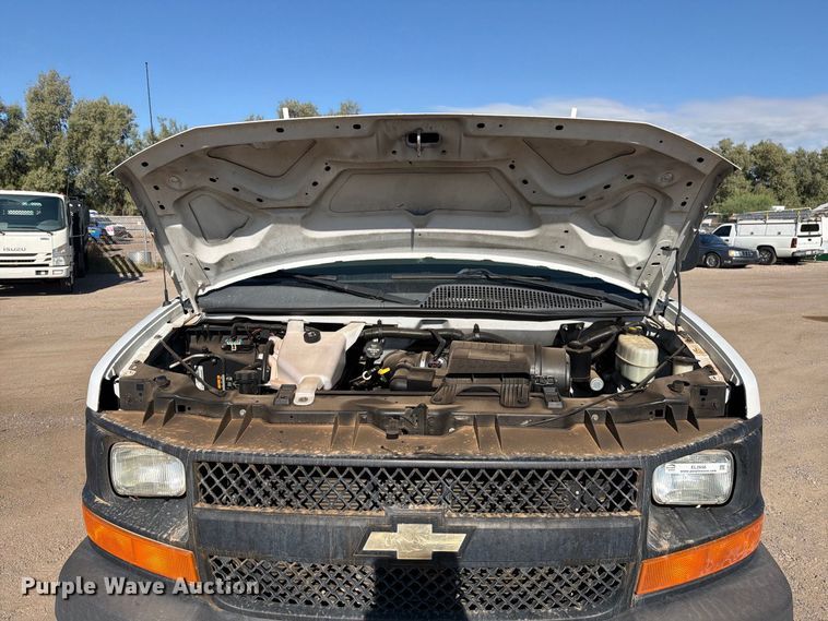 image for item EL2656 2015 Chevrolet Express 2500 van