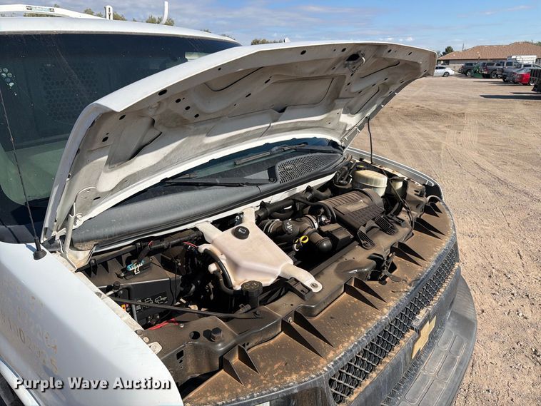 image for item EL2656 2015 Chevrolet Express 2500 van