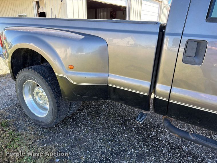 image for item EO8795 2008 Ford F450 Super Duty Crew Cab pickup truck