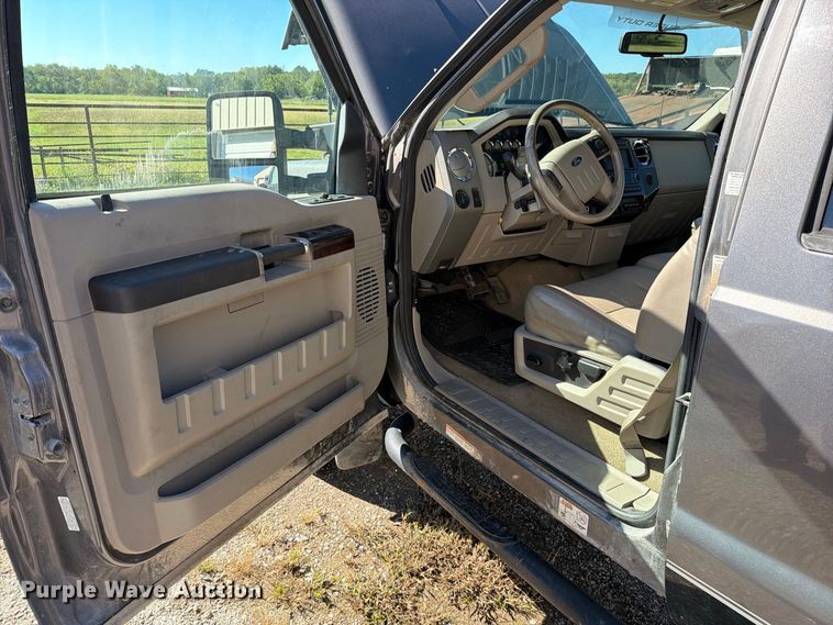 image for item EO8795 2008 Ford F450 Super Duty Crew Cab pickup truck