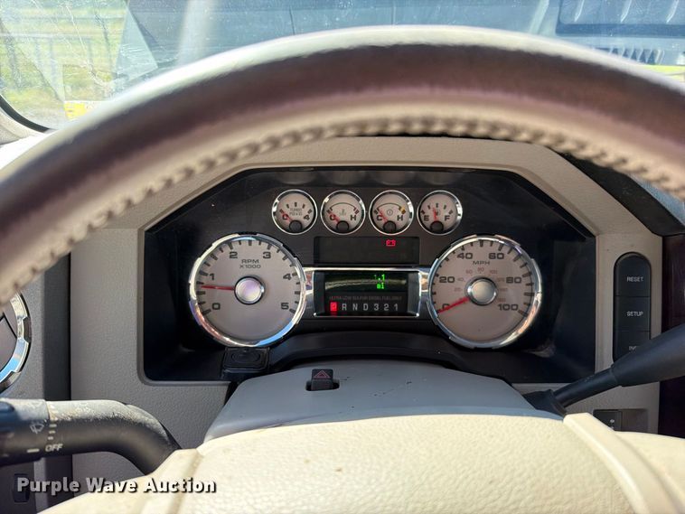 image for item EO8795 2008 Ford F450 Super Duty Crew Cab pickup truck