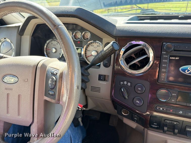 image for item EO8795 2008 Ford F450 Super Duty Crew Cab pickup truck