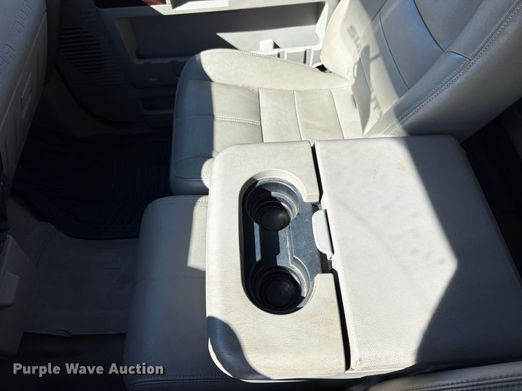 image for item EO8795 2008 Ford F450 Super Duty Crew Cab pickup truck