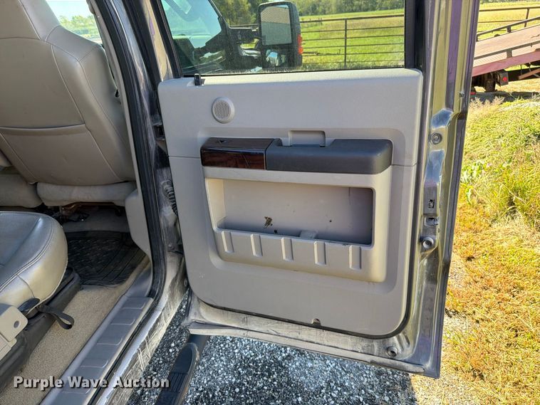 image for item EO8795 2008 Ford F450 Super Duty Crew Cab pickup truck
