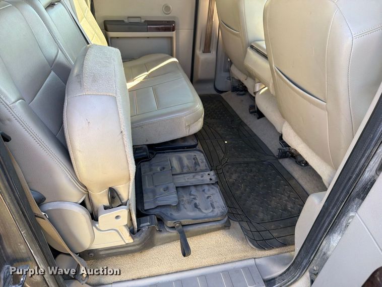 image for item EO8795 2008 Ford F450 Super Duty Crew Cab pickup truck