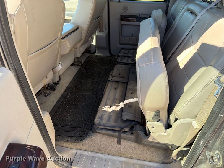 image for item EO8795 2008 Ford F450 Super Duty Crew Cab pickup truck