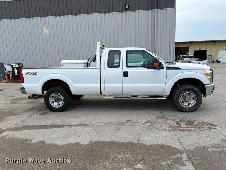 image for item EP7832 2015 Ford F350 Super Duty Ext. Cab pickup truck