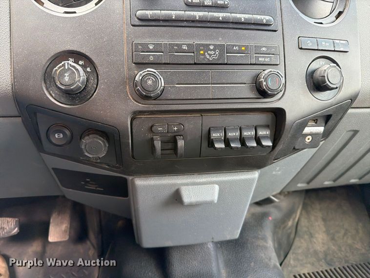 image for item EP7832 2015 Ford F350 Super Duty Ext. Cab pickup truck