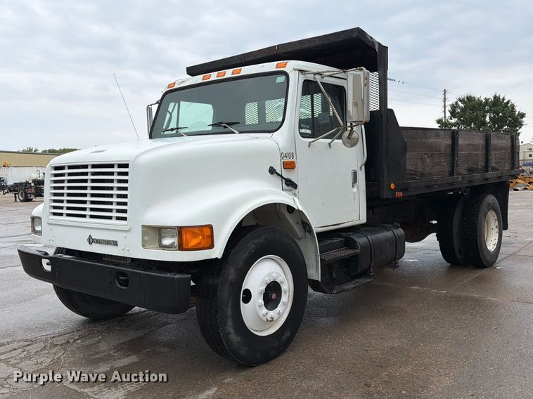 1992 International 4700 dump flatbed truck