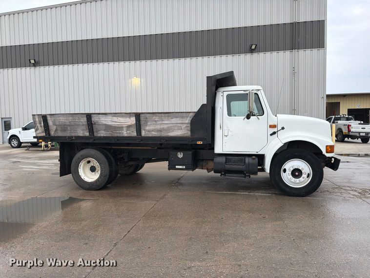 image for item EP7834 1992 International 4700 dump flatbed truck