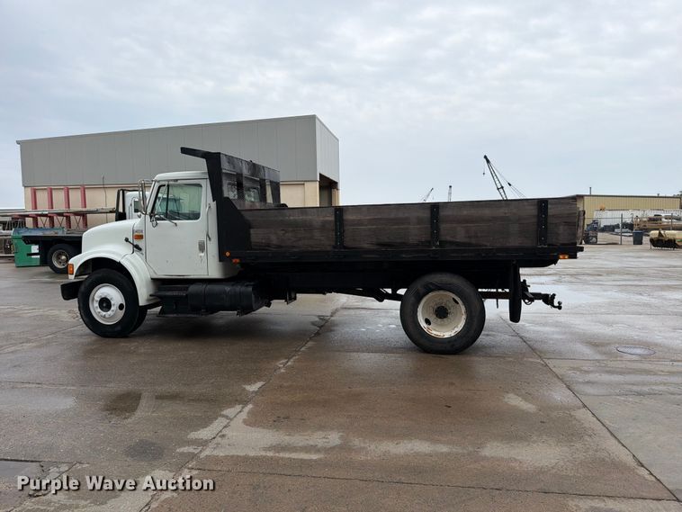 image for item EP7834 1992 International 4700 dump flatbed truck
