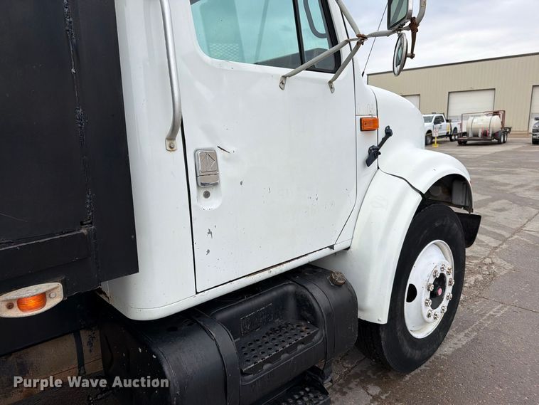 image for item EP7834 1992 International 4700 dump flatbed truck