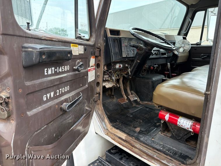 image for item EP7834 1992 International 4700 dump flatbed truck