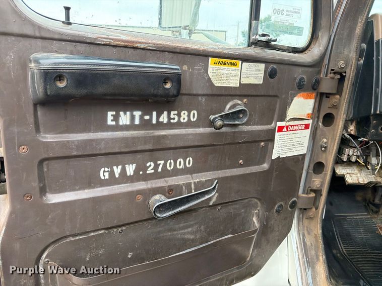 image for item EP7834 1992 International 4700 dump flatbed truck