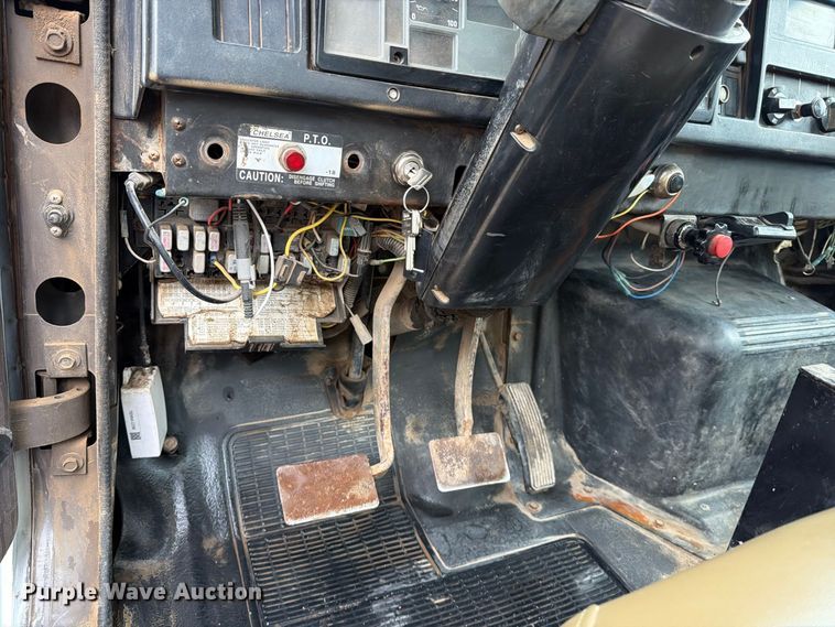 image for item EP7834 1992 International 4700 dump flatbed truck