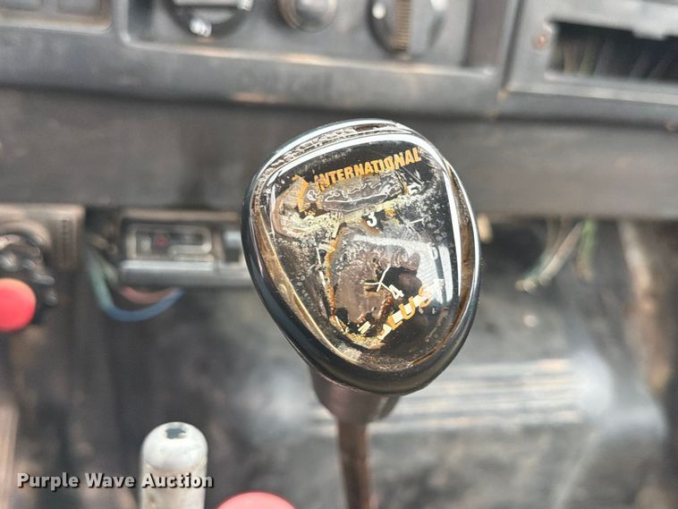 image for item EP7834 1992 International 4700 dump flatbed truck