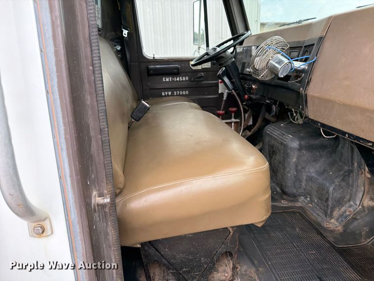image for item EP7834 1992 International 4700 dump flatbed truck