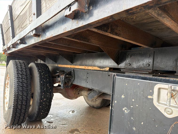 image for item EP7834 1992 International 4700 dump flatbed truck