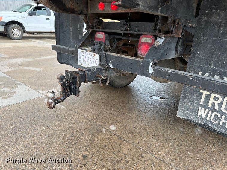 image for item EP7834 1992 International 4700 dump flatbed truck