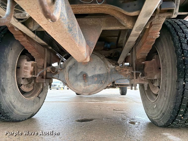 image for item EP7834 1992 International 4700 dump flatbed truck