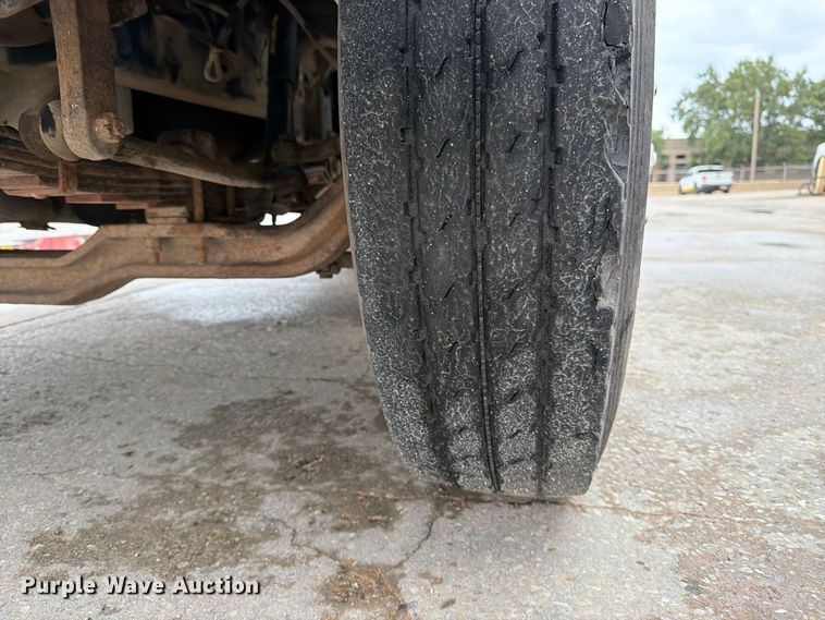 image for item EP7834 1992 International 4700 dump flatbed truck