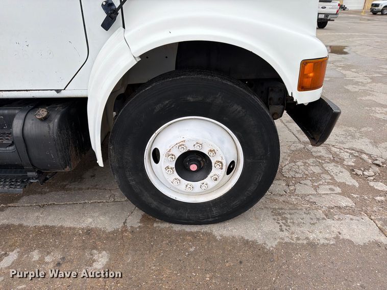 image for item EP7834 1992 International 4700 dump flatbed truck