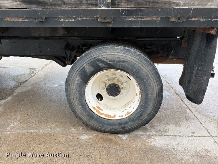 image for item EP7834 1992 International 4700 dump flatbed truck