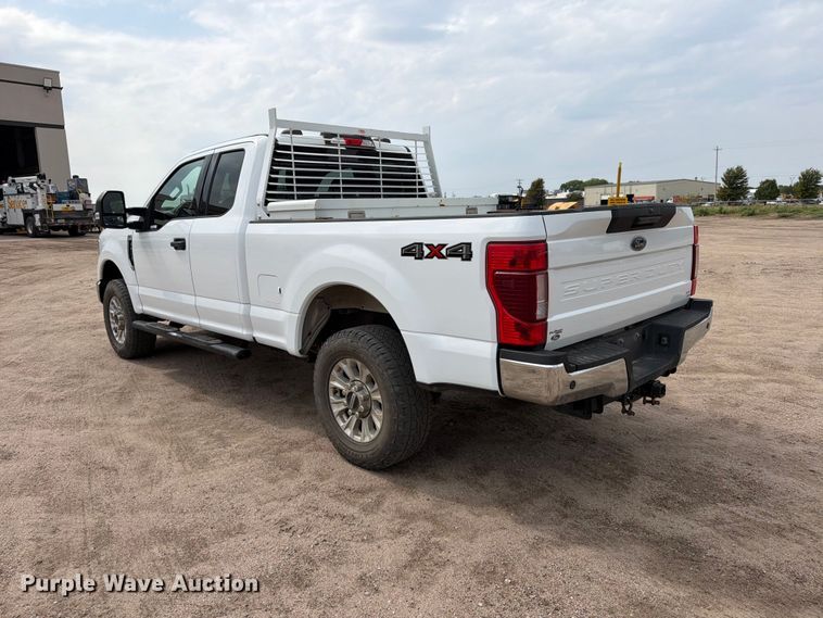 image for item EP7835 2022 Ford F250 Super Duty XLT Ext. Cab pickup truck