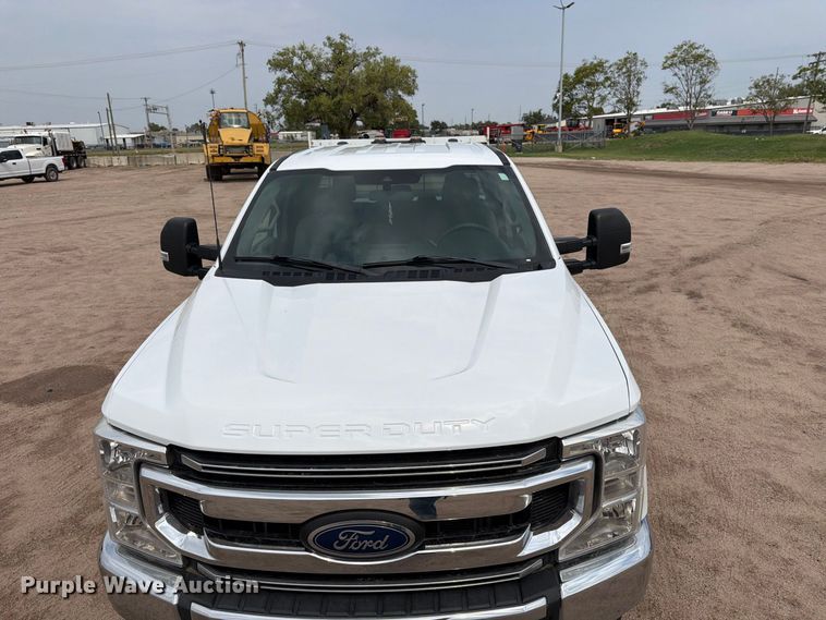 image for item EP7835 2022 Ford F250 Super Duty XLT Ext. Cab pickup truck