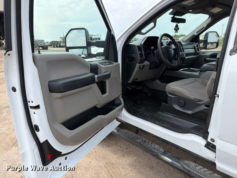 image for item EP7835 2022 Ford F250 Super Duty XLT Ext. Cab pickup truck