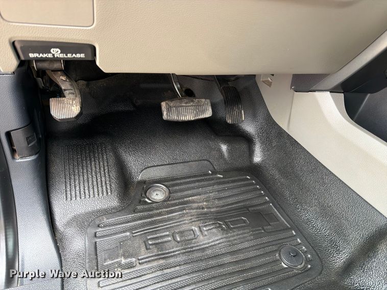 image for item EP7835 2022 Ford F250 Super Duty XLT Ext. Cab pickup truck